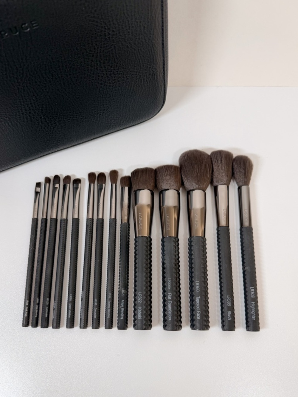 LARUCE Ann 13 Pc Brush Set w/ Case Midnight + 1 Bonus Brush (14 Total) - Picture 3 of 12